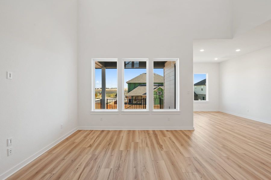 Spacious, unfurnished interior of a new home in Lariat, Liberty Hill (Image 28).