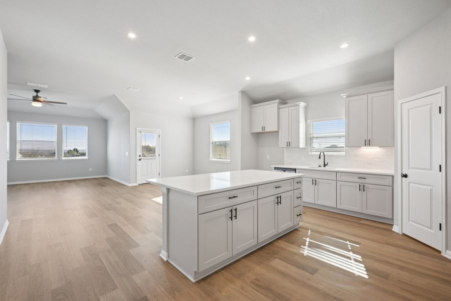 Furnished interior view inside a new home in Porter Country, Buda (Image 9).