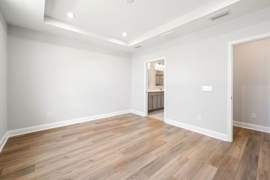 Spacious, unfurnished interior of a new home in Sun City Hilton Head, Bluffton (Image 10).