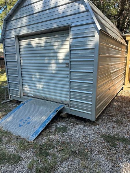 Exterior details and patio area of a home in , Streetman (Image 19).