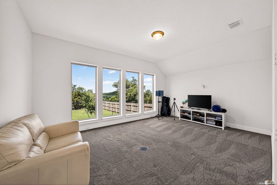 Image 34 of a home in .