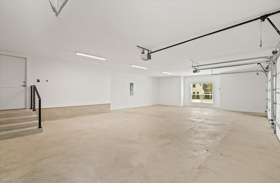 Spacious, unfurnished interior of a new home in , Salado (Image 33).