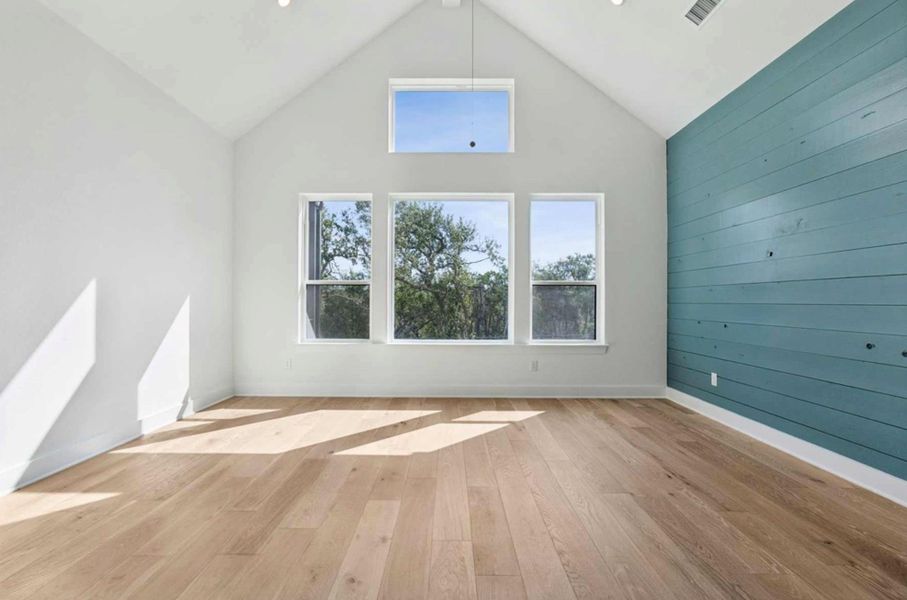 Spacious, unfurnished interior of a new home in , Dripping Springs (Image 14).