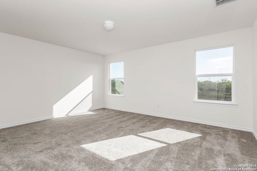 Spacious, unfurnished interior of a new home in Spanish Trails, San Antonio (Image 12).