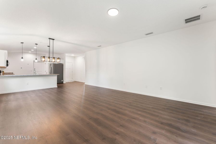 Spacious, unfurnished interior of a new home in , Green Cove Springs (Image 46).