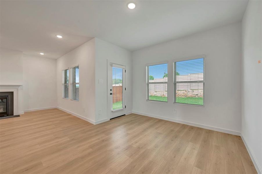 Spacious, unfurnished interior of a new home in Aspire at Reunion, Newark (Image 16).