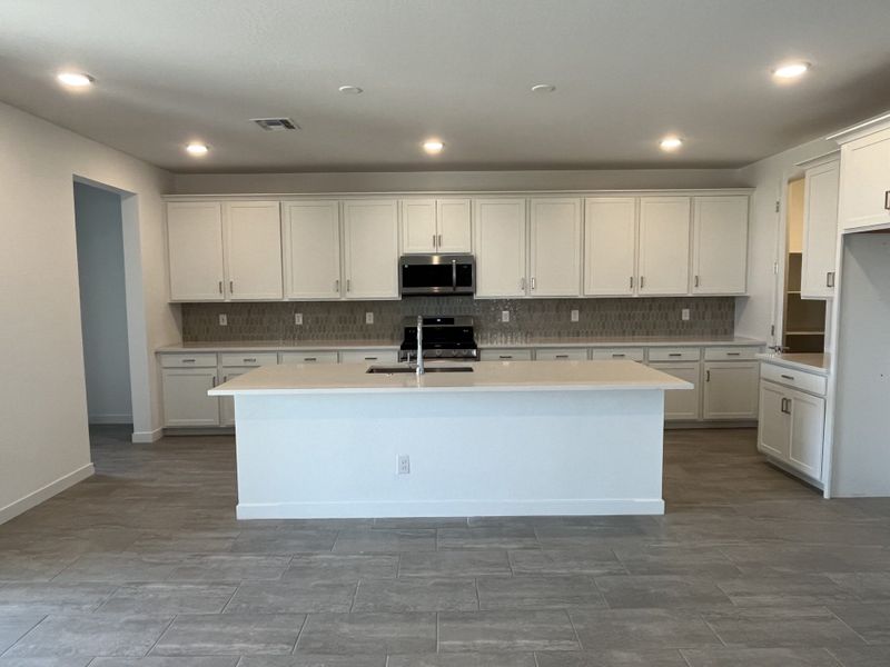 Lot 83 | Kitchen | Alani | Harvest at Citrus Park | New Homes in Goodyear, AZ | Landsea Homes