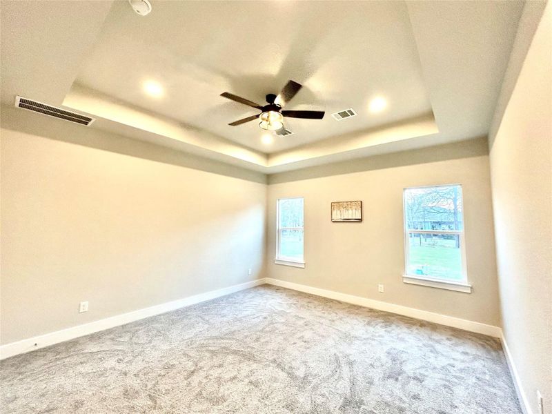 Spacious, unfurnished interior of a new home in , Bastrop (Image 19).