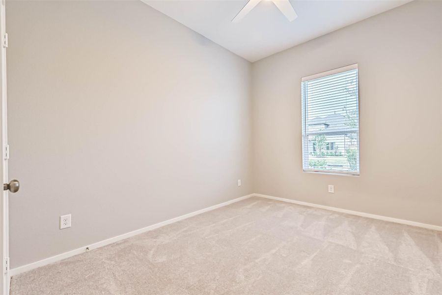 Spacious, unfurnished interior of a new home in Lago Mar, Texas City (Image 41).