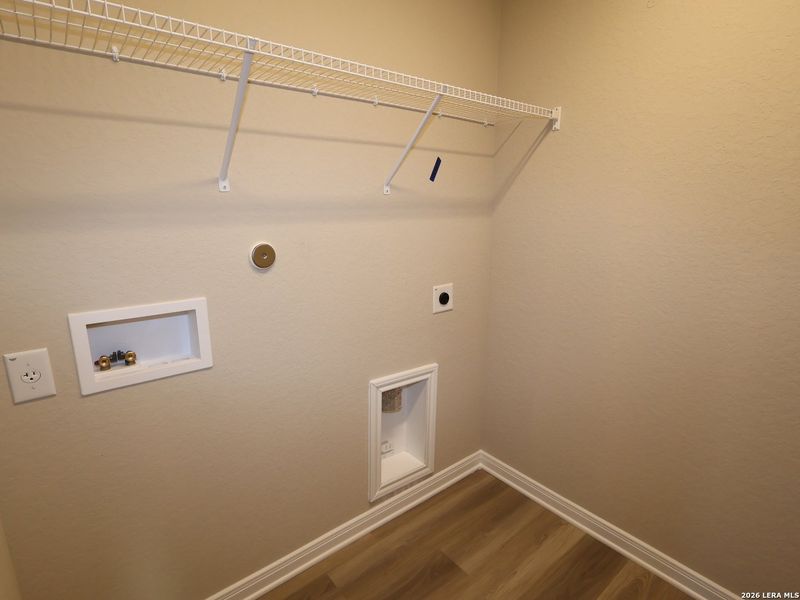 Spacious, unfurnished interior of a new home in Agave, San Antonio (Image 19).