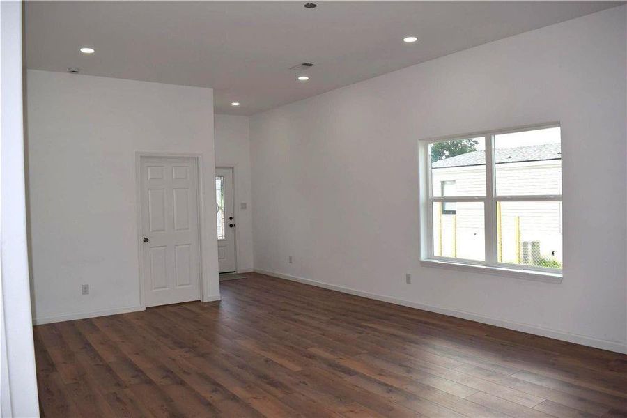 Spacious, unfurnished interior of a new home in , Cleveland (Image 11).