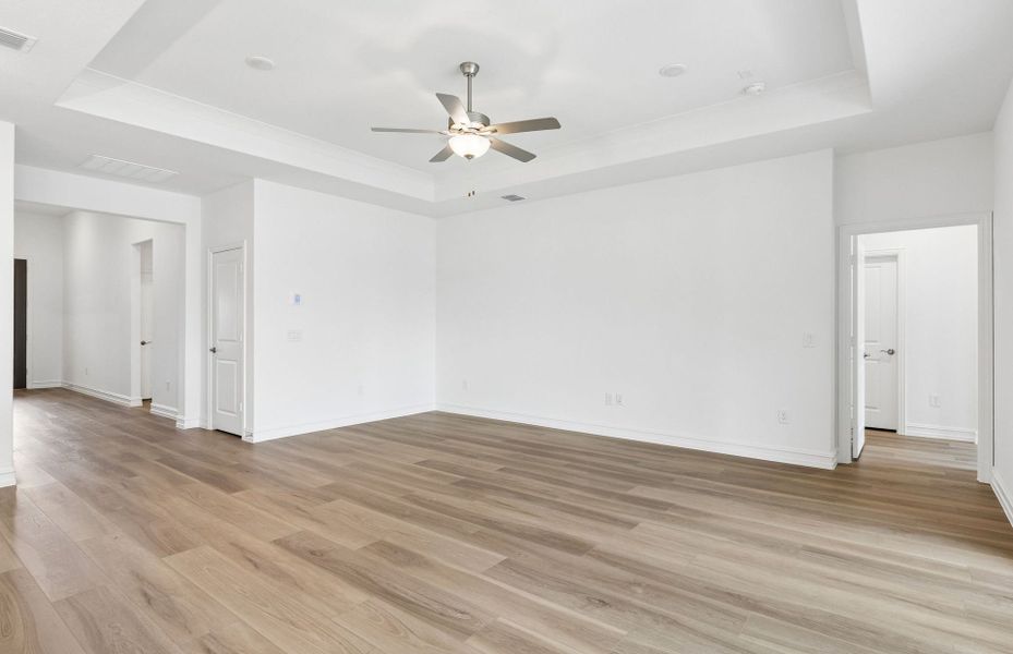 Spacious, unfurnished interior of a new home in Del Webb at Trinity Falls, McKinney (Image 12).