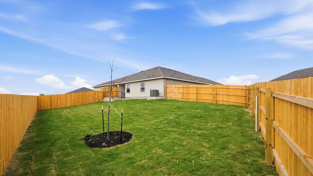 Representative exterior details of a home built from the The Magnolia by D.R. Horton in Palomino, Manor (Image 19).