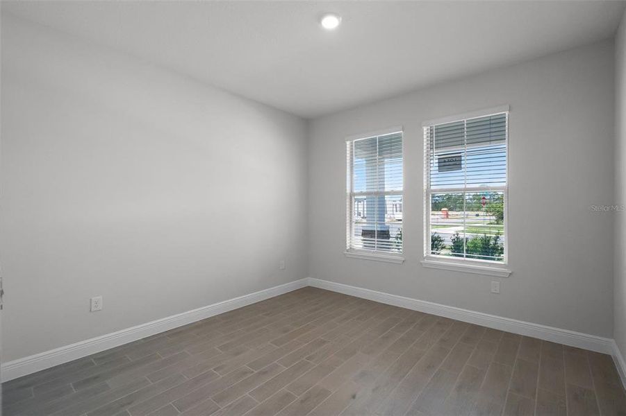 Spacious, unfurnished interior of a new home in Waterleigh, Winter Garden (Image 38). Spacious, unfurnished interior of a new home in Waterleigh, Winter Garden (Image 38).