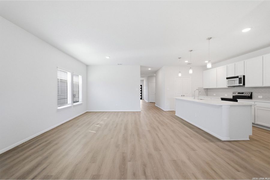 Spacious, unfurnished interior of a new home in Laurel Vistas, San Antonio (Image 23). Spacious, unfurnished interior of a new home in Laurel Vistas, San Antonio (Image 23).