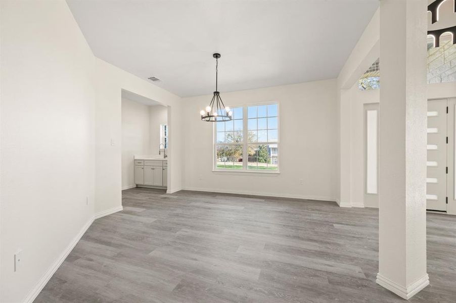 Spacious, unfurnished interior of a new home in , Grand Prairie (Image 22).