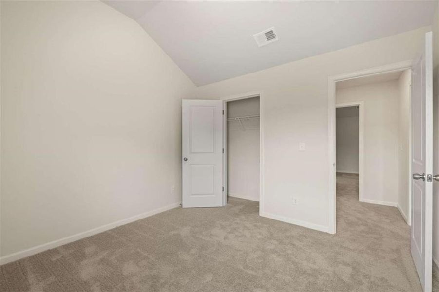 Spacious, unfurnished interior of a new home in Whisper Creek, Atlanta (Image 4).