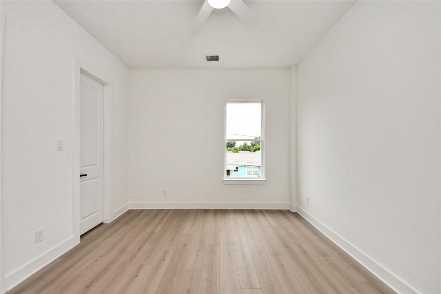 Image 17 of a home in . Image 17 of a home in .