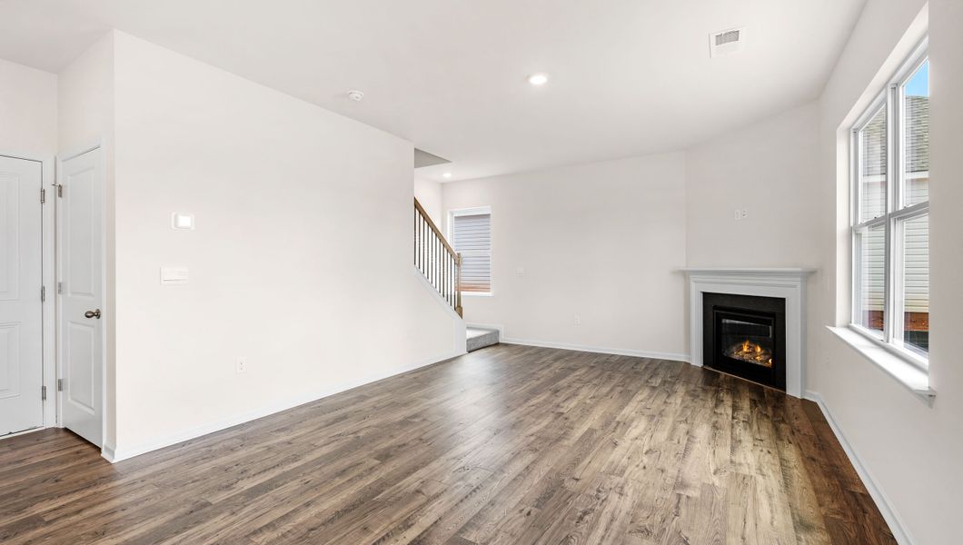 Spacious, unfurnished interior of a new home in Woodhaven, Spartanburg (Image 16).