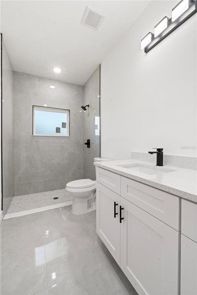 Furnished interior view inside a new home in , Clermont (Image 5).