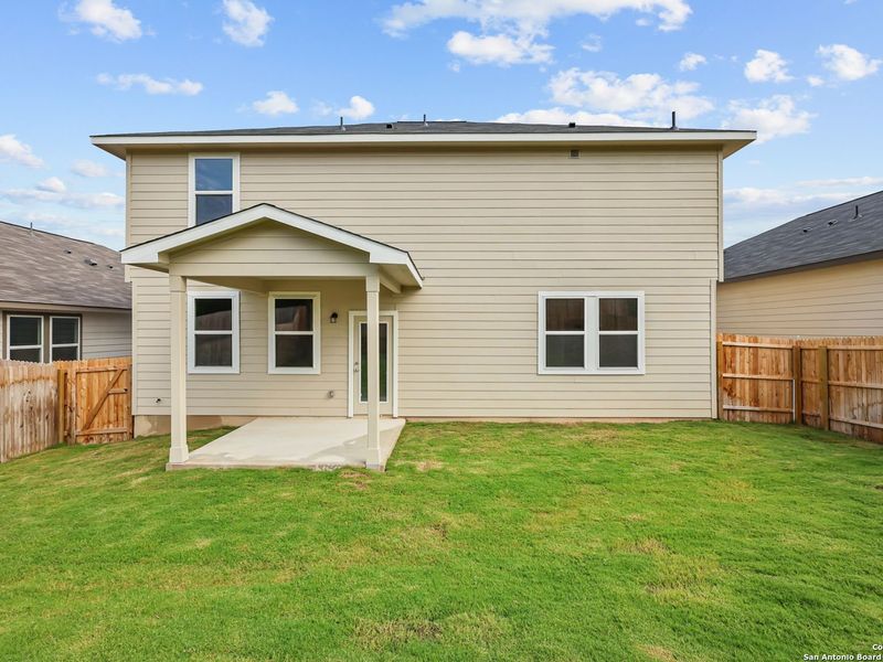 Exterior details and patio area of a home in Royal Crest, San Antonio (Image 22).