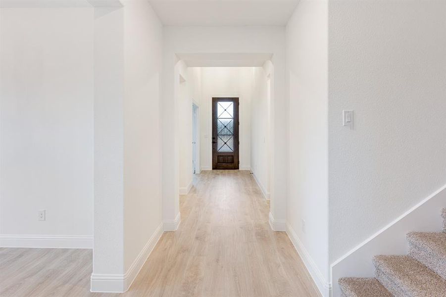 Spacious, unfurnished interior of a new home in Terracina, Rockwall (Image 32).