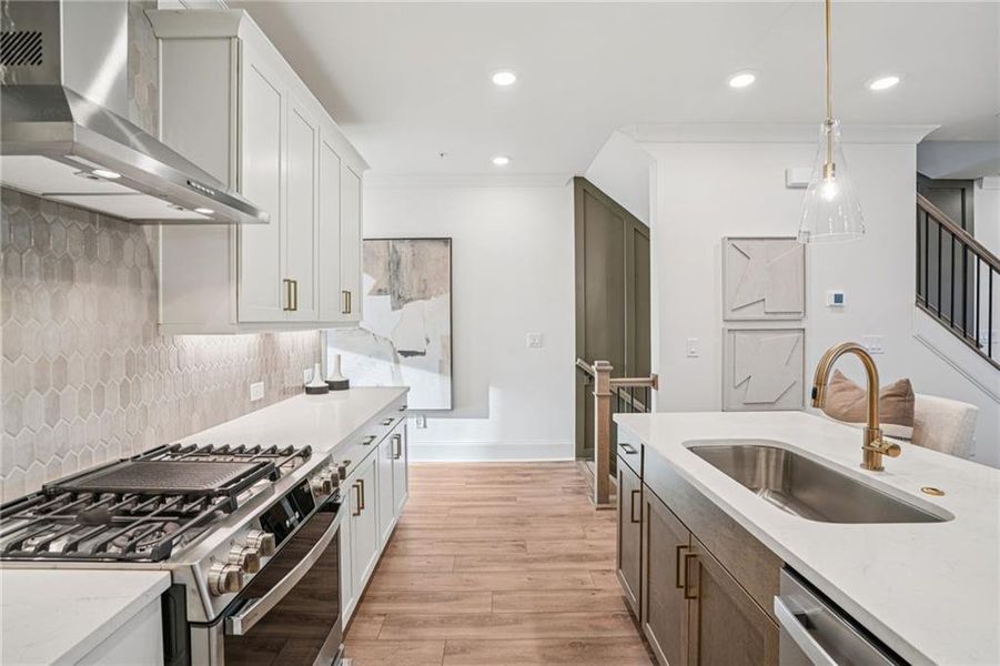 Furnished interior view inside a new home in IveyBrooke, Alpharetta (Image 17).