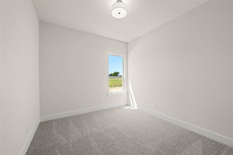 Spacious, unfurnished interior of a new home in The Ranch at Stone Hill, Waxahachie (Image 18).