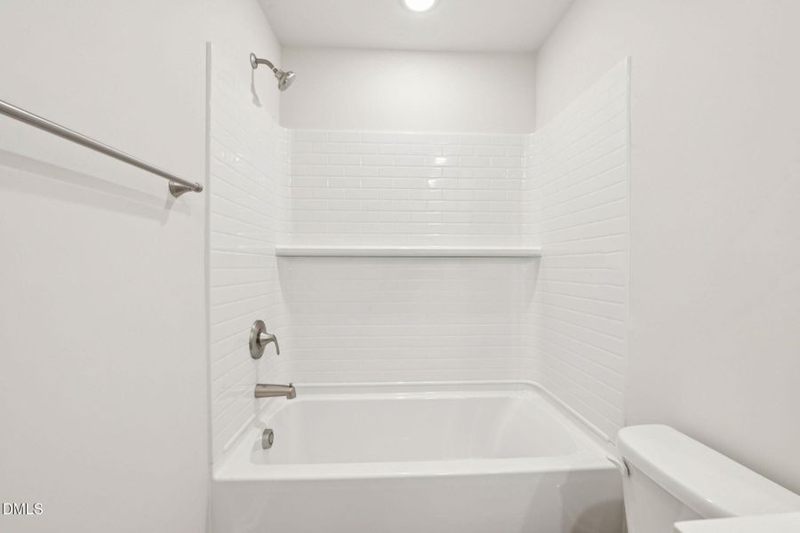 37-web-or-mls-Raleigh - Oak Manor - 121