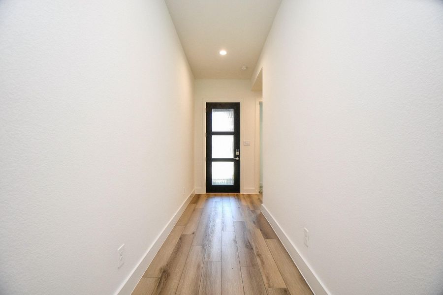 Spacious, unfurnished interior of a new home in Hills of Westlake, Conroe (Image 15). Spacious, unfurnished interior of a new home in Hills of Westlake, Conroe (Image 15).