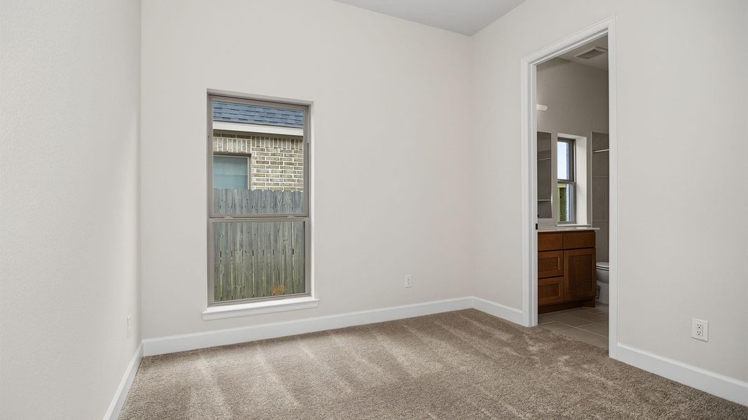Spacious, unfurnished interior of a new home in Grange, Katy (Image 8).