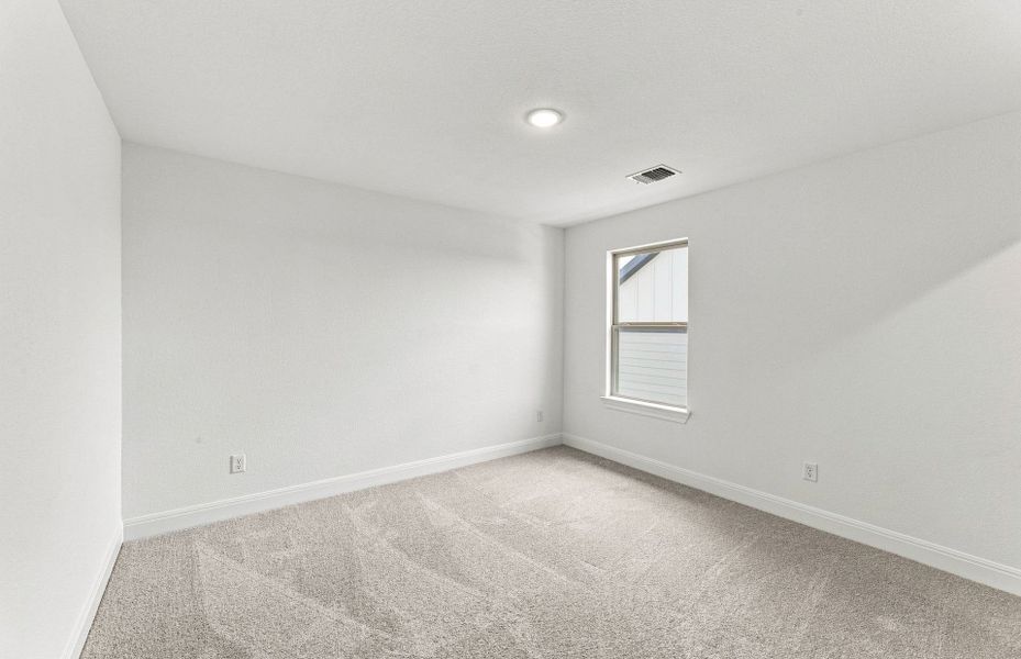 Spacious, unfurnished interior of a new home in Saddleback at Santa Rita Ranch, Liberty Hill (Image 31).
