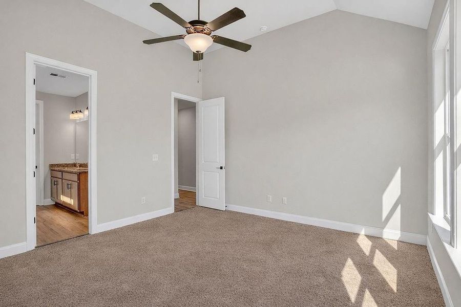 Spacious, unfurnished interior of a new home in , Homer (Image 24).