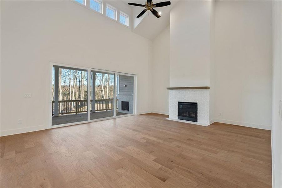 Spacious, unfurnished interior of a new home in Long Hollow Landing, Gainesville (Image 37).