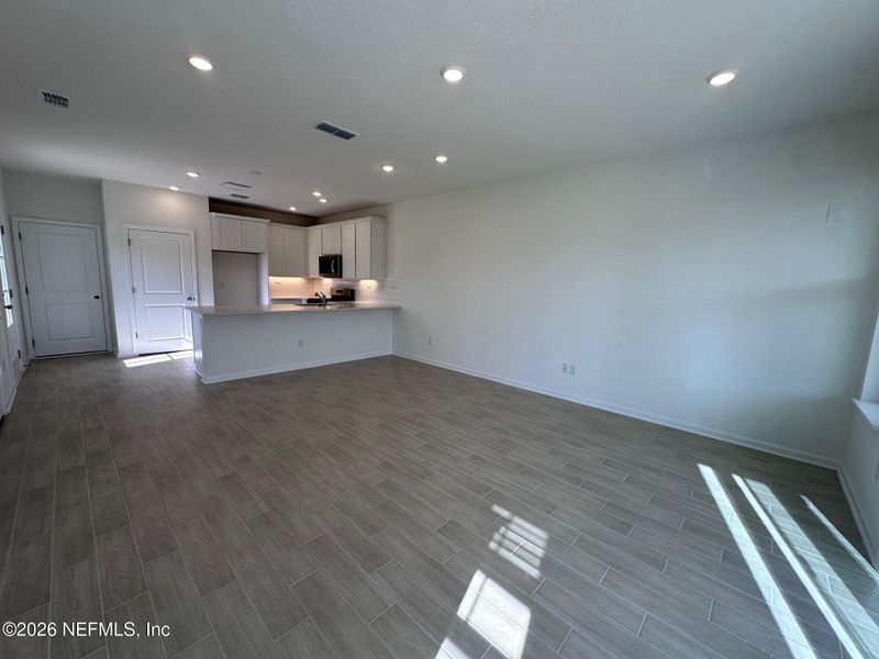 Spacious, unfurnished interior of a new home in , St. Augustine (Image 5).