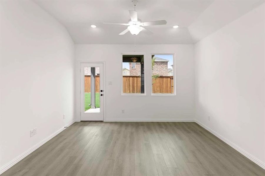 Spacious, unfurnished interior of a new home in Creekview Fossil Ridge, Pilot Point (Image 16).