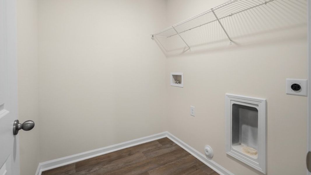 Spacious, unfurnished interior of a new home in Madeline Farm, New Bern (Image 30).