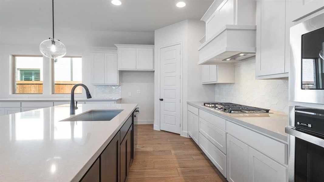 Furnished interior view inside a new home in The Parks At Wilson Creek 40', Celina (Image 8). Furnished interior view inside a new home in The Parks At Wilson Creek 40', Celina (Image 8).