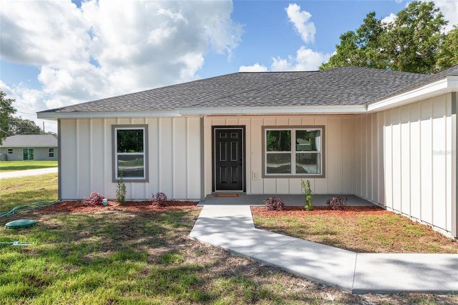 Exterior details and patio area of a home in , Ocala (Image 23).