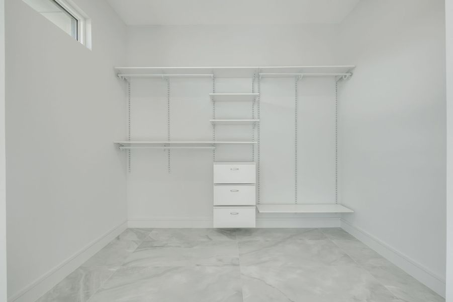 Representative unfurnished interior of a home built from the Courtyard 50 by ABD Development in Hampton Green at Providence, Davenport (Image 24).