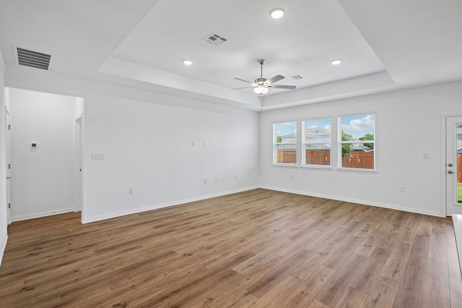 Spacious, unfurnished interior of a new home in Lisso, Pflugerville (Image 16).