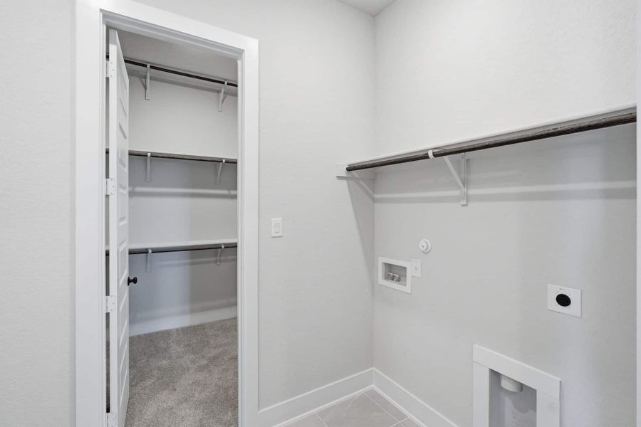 Spacious, unfurnished interior of a new home in Alsatian Oaks, Castroville (Image 33).