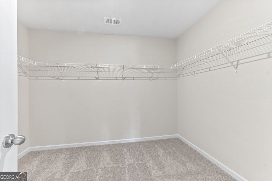 Spacious, unfurnished interior of a new home in Juliette Crossing, Forsyth (Image 22).