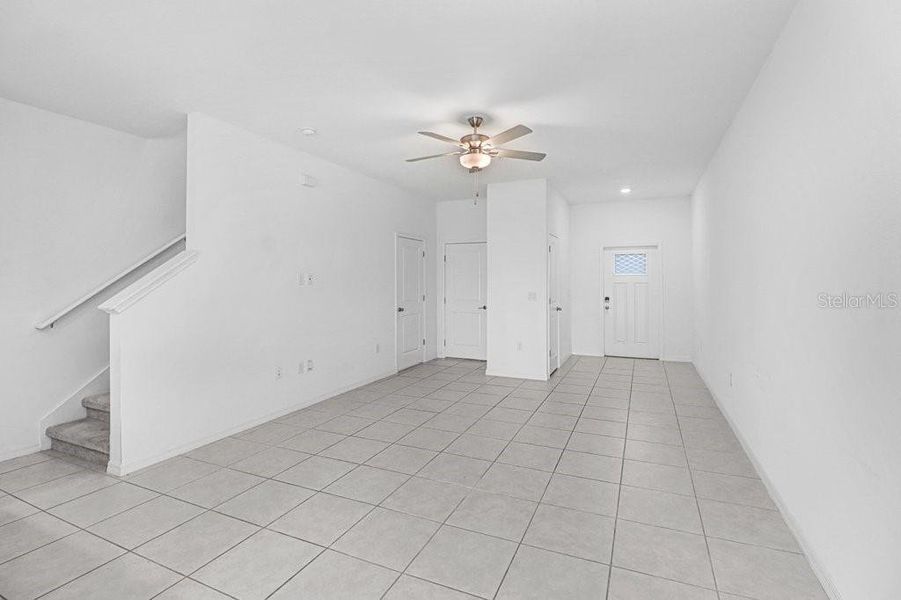 Spacious, unfurnished interior of a new home in , San Antonio (Image 24).