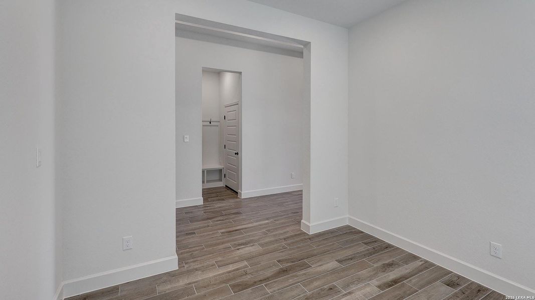Spacious, unfurnished interior of a new home in Esperanza, Boerne (Image 28).