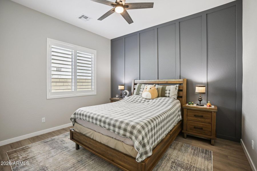 28-web-or-mls-E Jasmine St-S2801-024