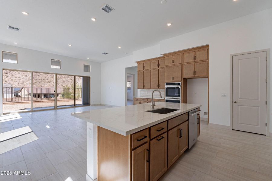 10-web-or-mls-Meadowbrook-10