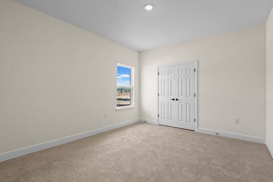 Spacious, unfurnished interior of a new home in Natureview, Freeport (Image 28).