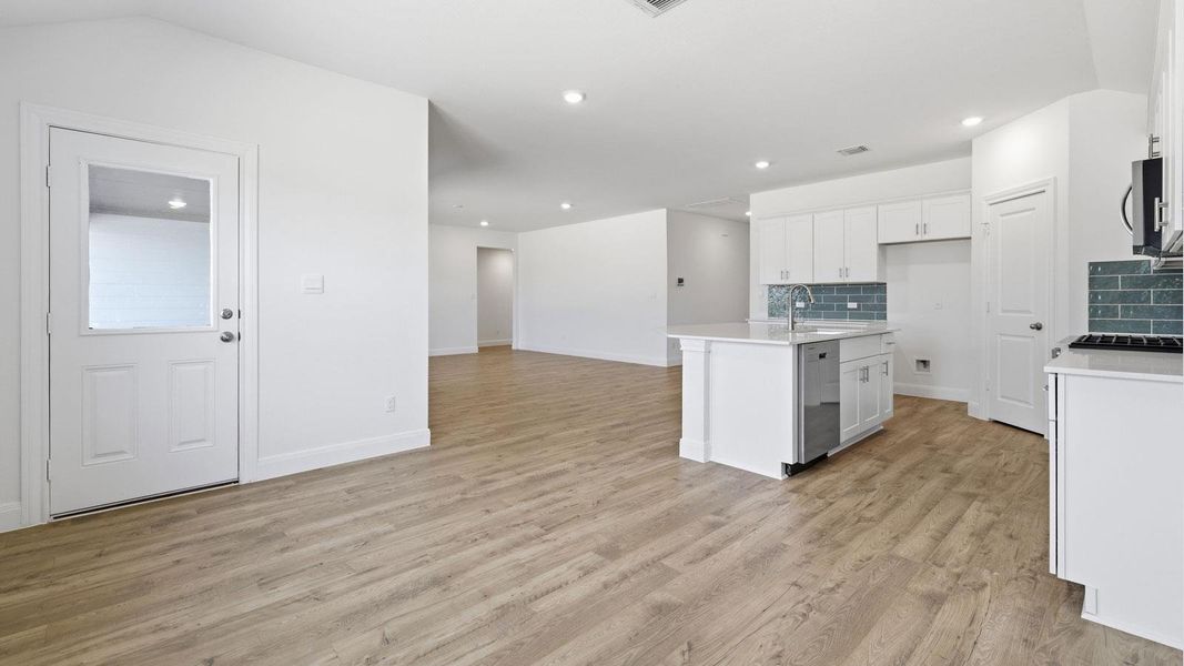 Image 21 of a home in Railhead.