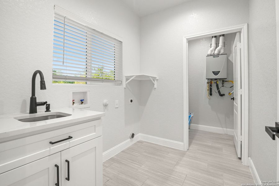 Furnished interior view inside a new home in , San Antonio (Image 14).